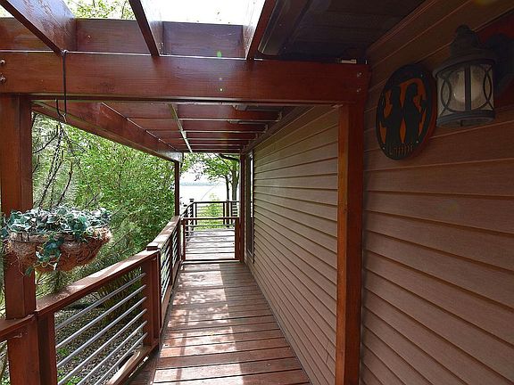Side entry to lakeside deck