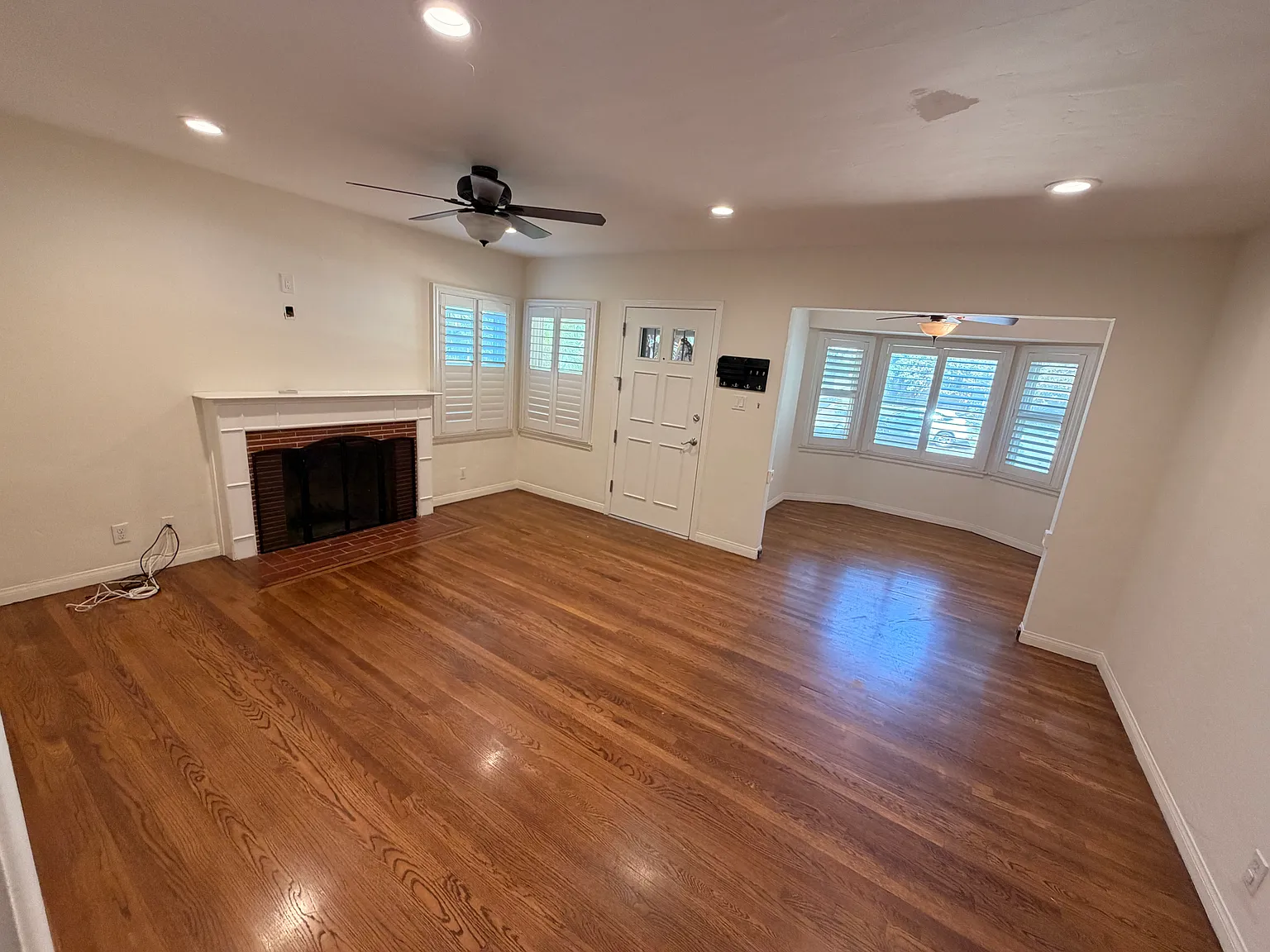 3 bed, 1456 sqft, $4,799 — Photo 3