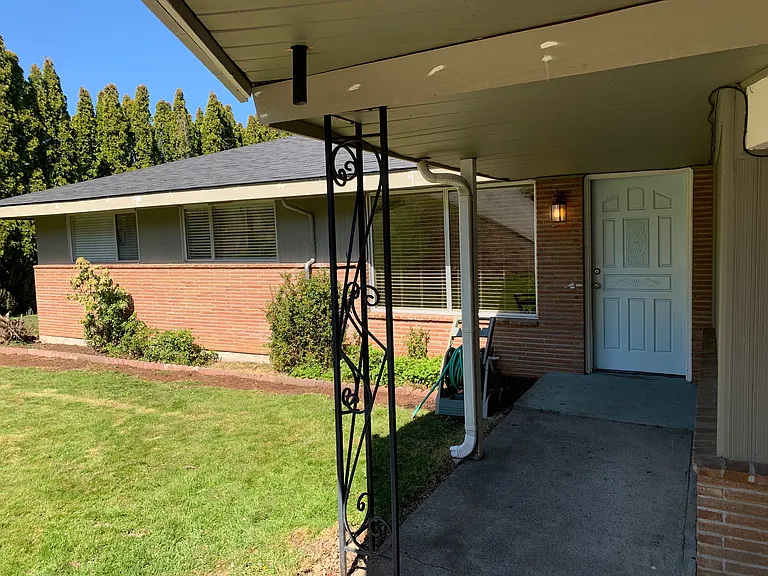 102 Bayside Rd — Photo 3