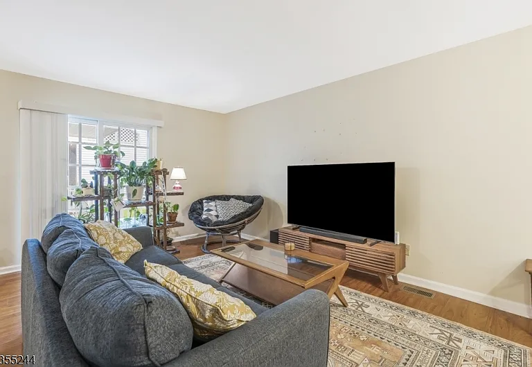 105 Alexandria Way — Photo 15