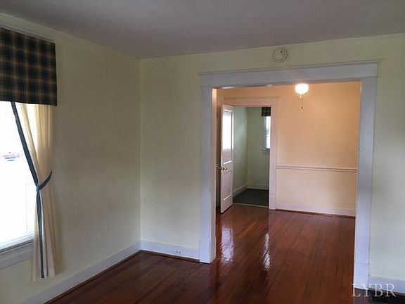 2nd image of 1000 Oakley Ave
