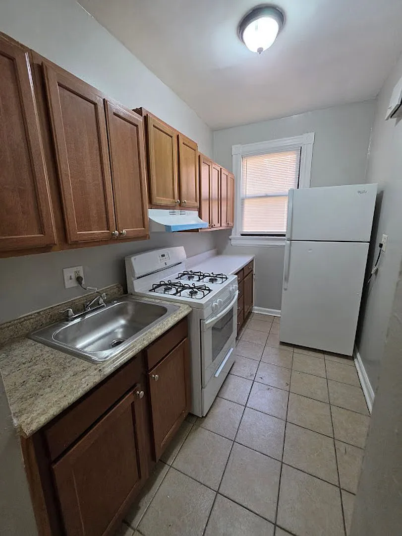 129 Webster St Nw — Photo 3