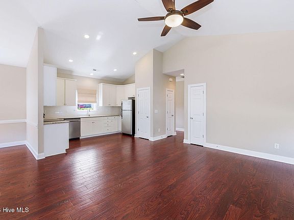 5th image of 408 Risley Road