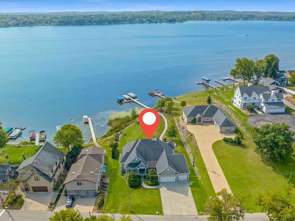 712 Kopmeier DRIVE, Pewaukee, WI 53072