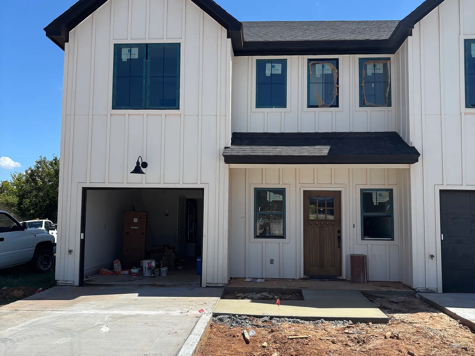 3 bed, 2.5 bath, 1711 sqft, $2,000 — Photo 2