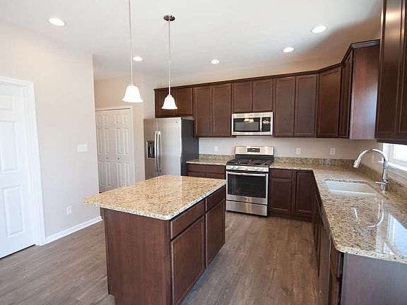 Granite Countertops & Walk In Pantry