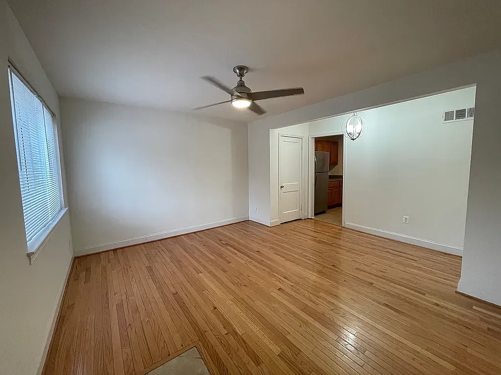 2 bed, 850 sqft, $1,895 — Photo 2