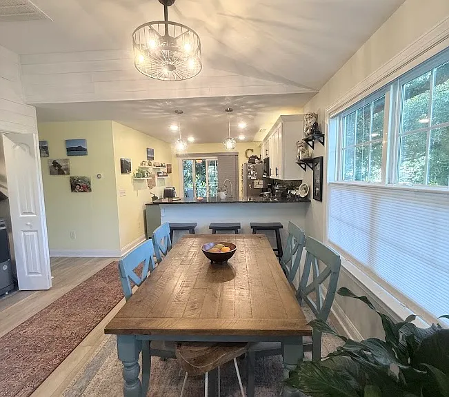 406 Caverly Ln — Photo 18