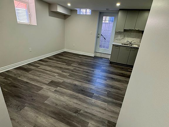 2nd image of 35 Velvet Grass Ln