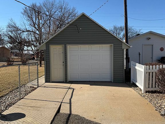 5th image of 320 Sicily Ave