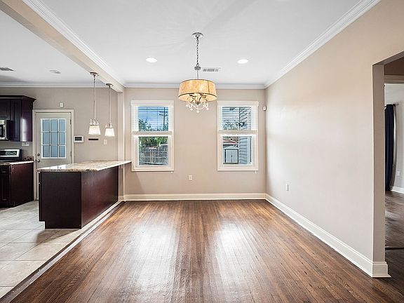 3rd image of 4979 Demontluzin St