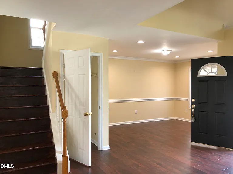 814 Bristol Blue St — Photo 10