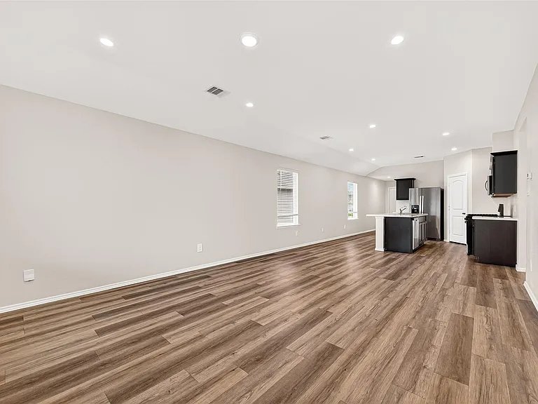 1710 Legacy Hills Dr — Photo 9