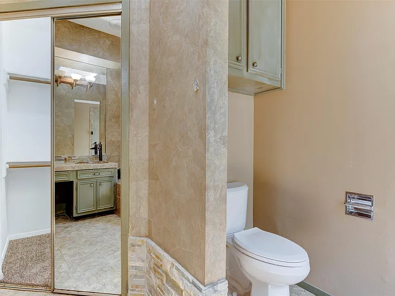 1906 Woodhue Dr — Photo 19