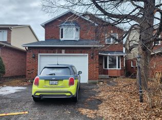 61 Castlethorpe Cres #1, Ottawa, ON K2G5P8