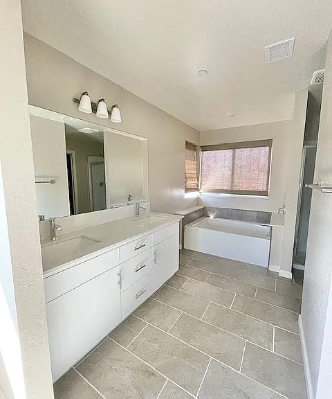 2003 N Perry Ln — Photo 27