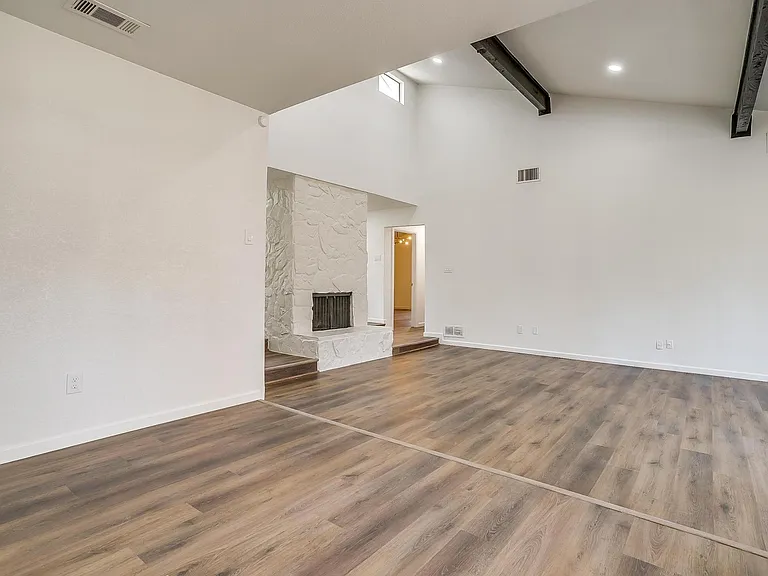 4107 Shamrock Dr — Photo 11