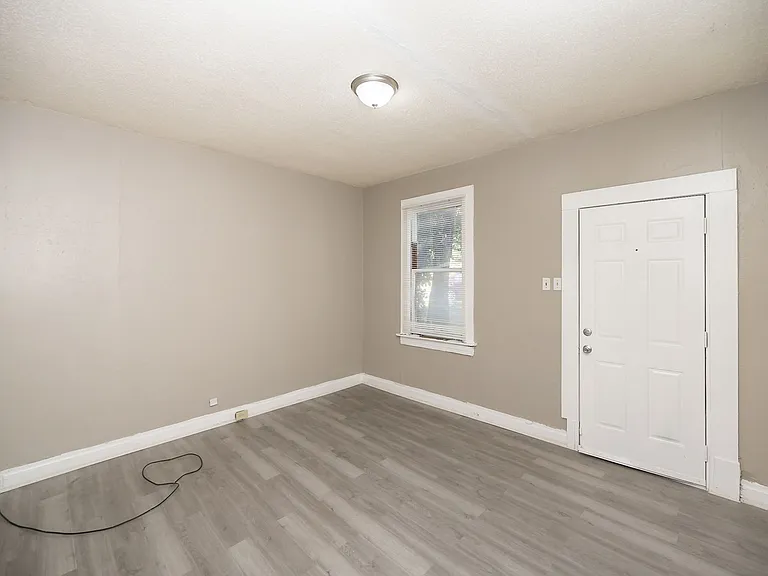 7044 Beulah Ave — Photo 2