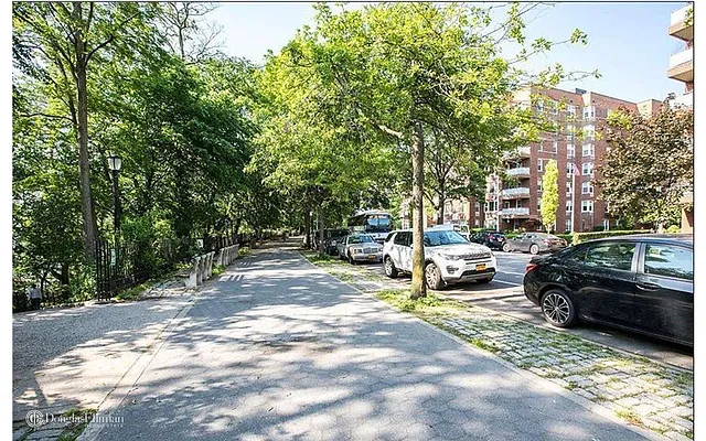 Sold by Douglas Elliman | media 14