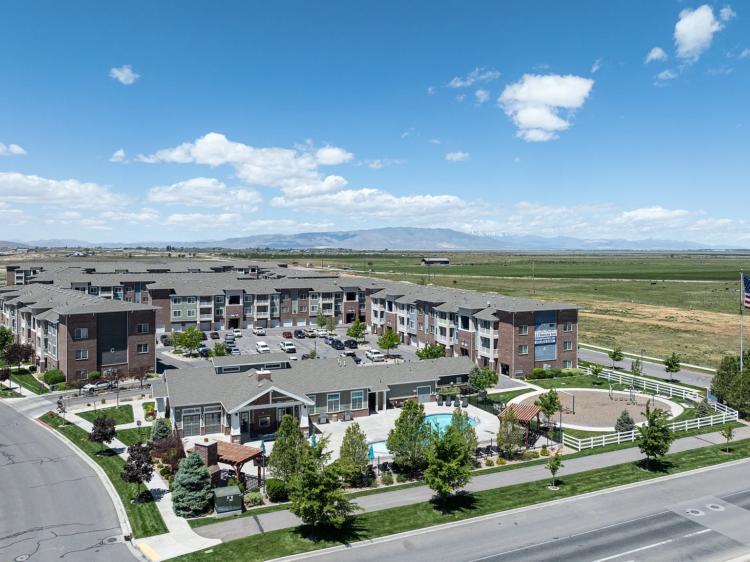 Outlook Apartments — Photo 1