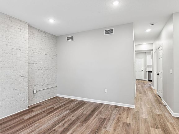 4th image of 301 17th Ave NE #309L