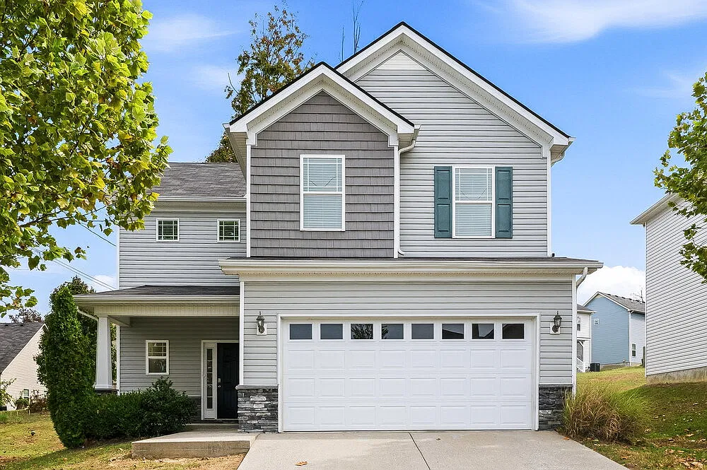 3 bed, 2.5 bath, 1764 sqft, $2,425 — Photo 1