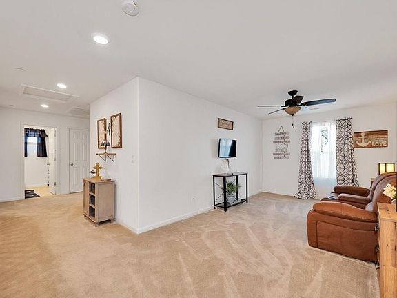 5th image of 48 Vicenza Dr
