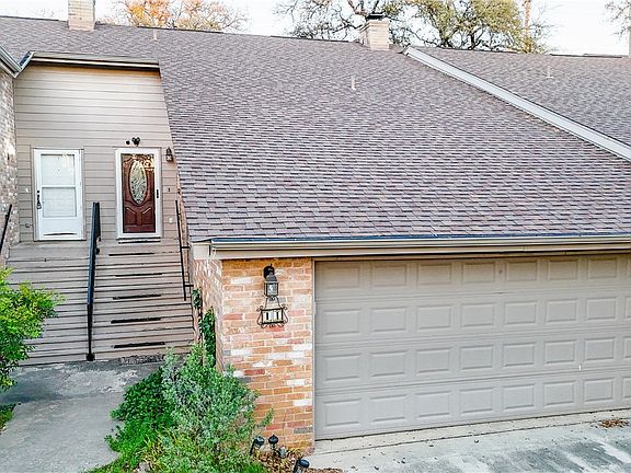 2nd image of 14 Oak Villa Rd