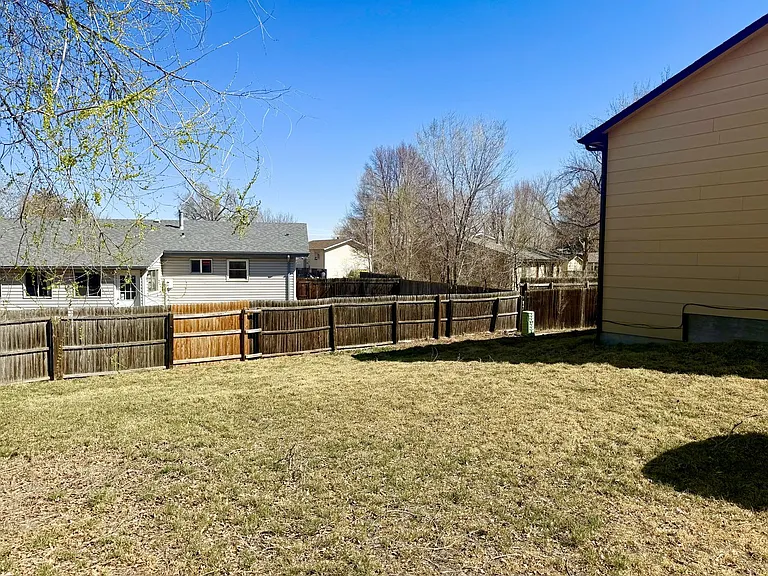 511 Peterson Dr — Photo 10