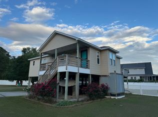 616 Vista Lake Dr, Manteo, NC 27954