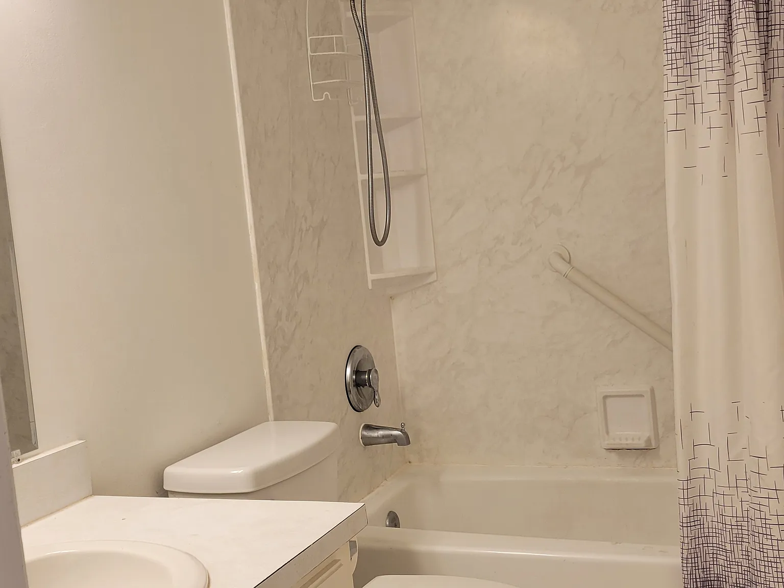 2 bed, 1.5 bath, 1100 sqft, $1,350 — Photo 1