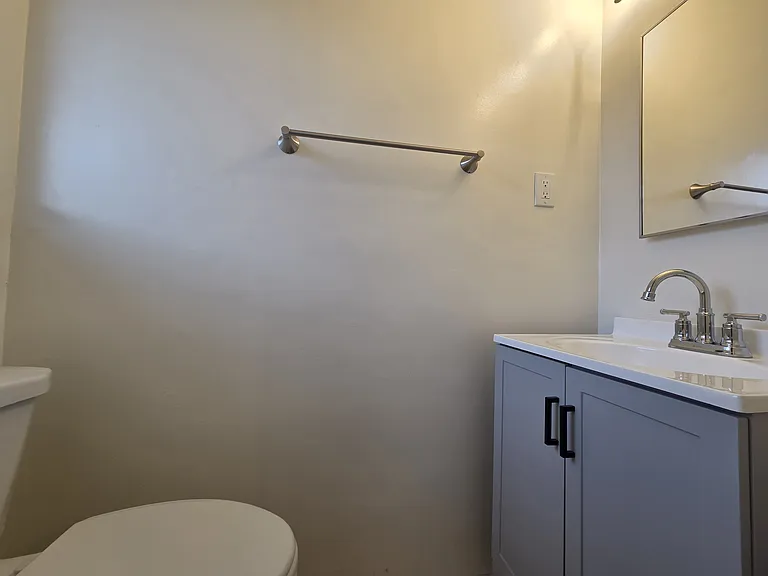 512 N Hayworth Ave #4 — Photo 7
