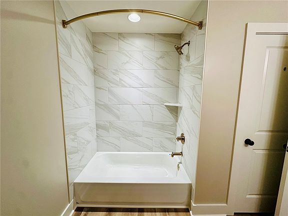 5th image of 1100 Arcadia Ave #201