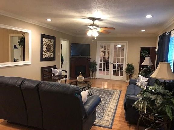 2nd image of 2508 4th Ave