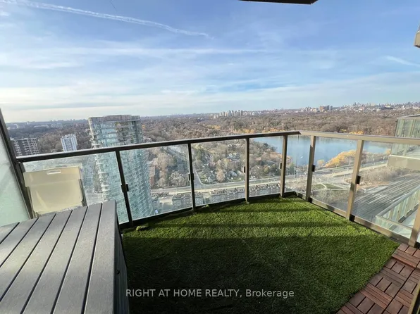 1928 Lake Shore Blvd W, Toronto, ON