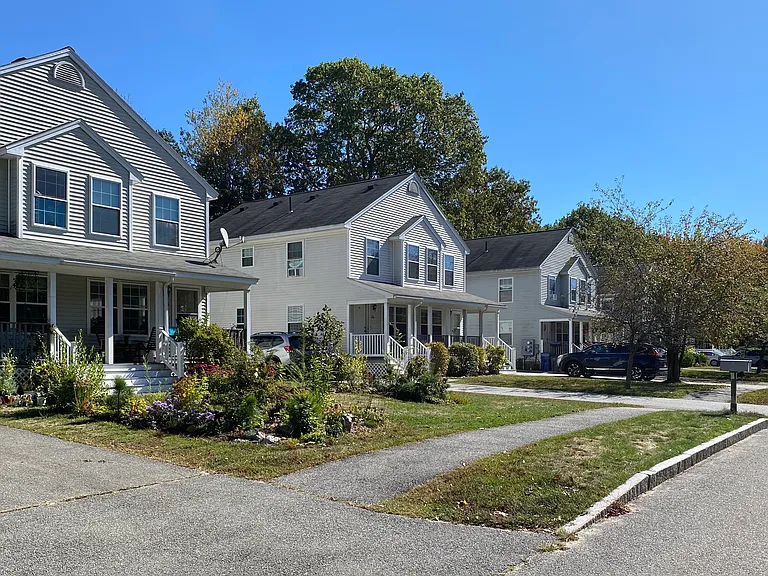 18 Carriage Ln — Photo 16