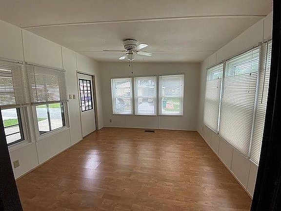 5th image of 604 Sunnyside Dr