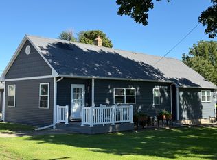 206 S 1st St, Cherry, IL 61317