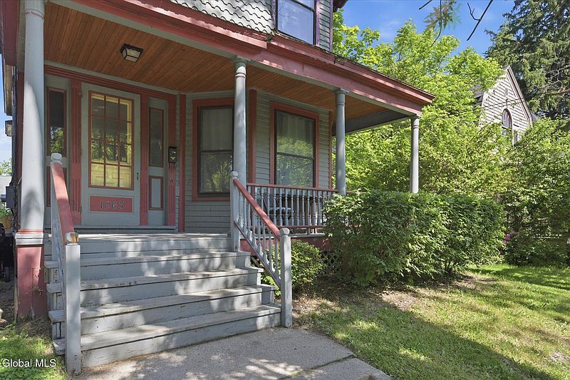 4th image of 1063 University Place
