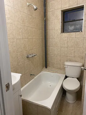 Rented by WIRE International Realty | media 5