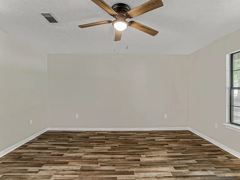 1319 Collier Dr — Photo 9