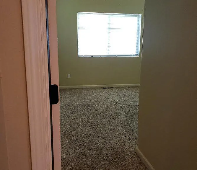 Master Bedroom (1st floor)