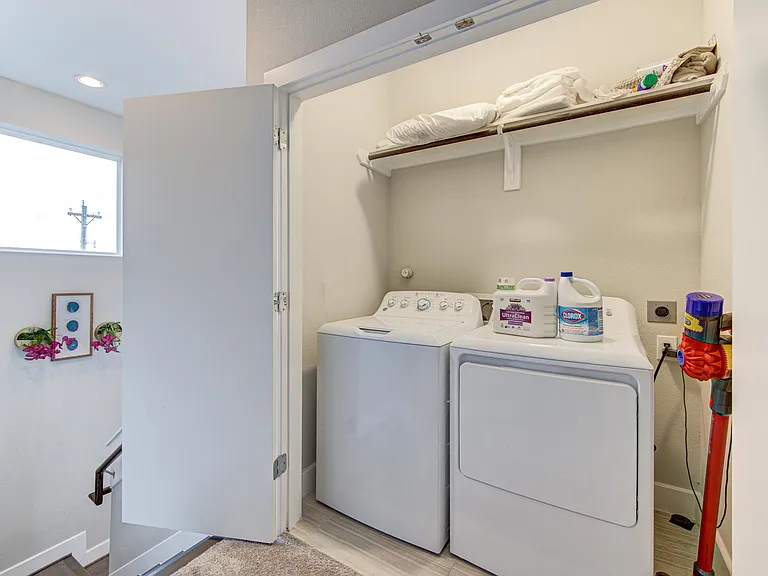 608 Meadow St — Photo 15