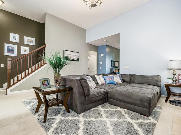 5th image of 654 Thornbush Dr