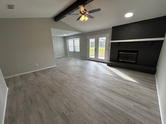 3rd image of 1250 Woodbriar Ln