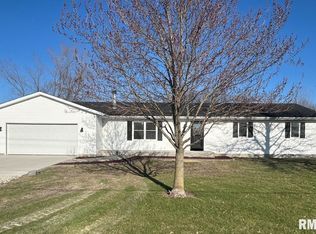 5660 Wesley Chapel Rd, Chatham, IL 62629