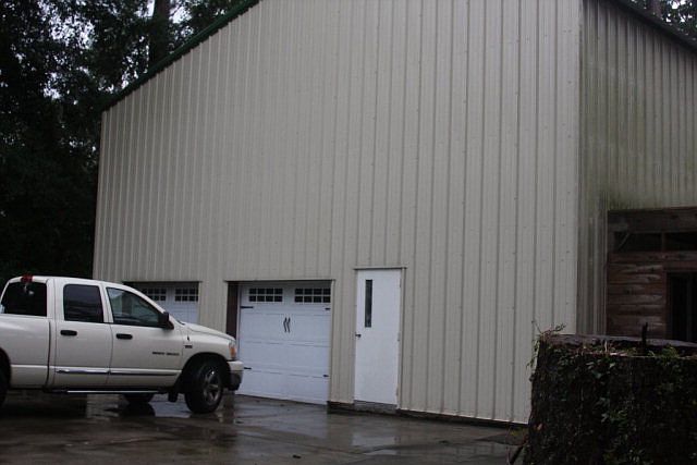 2nd image of 431 W 1st St