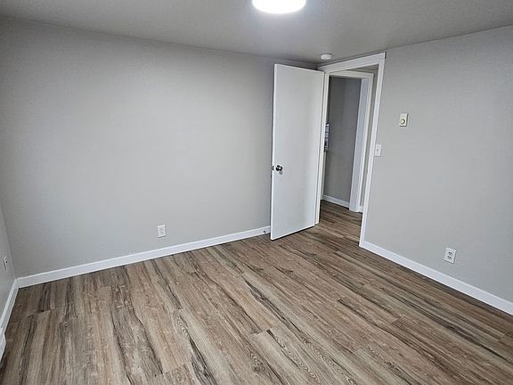 4th image of 406 E Broadway Ave #A