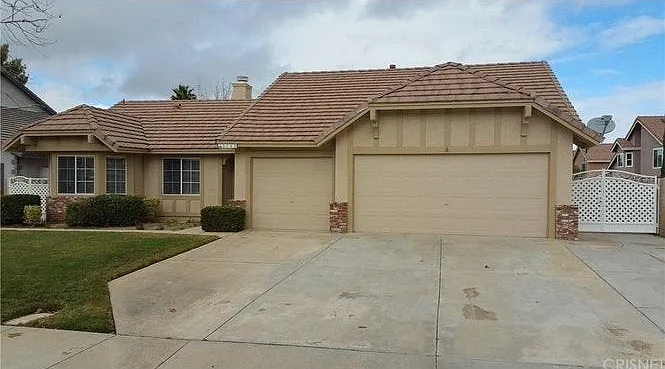 3 bed, 1854 sqft, $3,250 — Photo 1