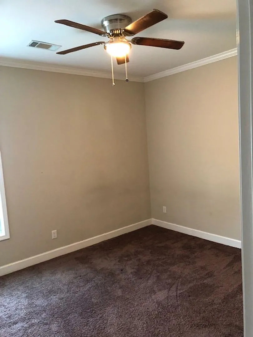Leasing for Fall 2027 2203 Forest Lake Drive 3 Bed/ 3 Bath House — Photo 4